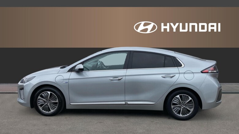 Hyundai IONIQ 1.6 GDi Plug-in Hybrid Premium SE 5dr DCT Hatchback